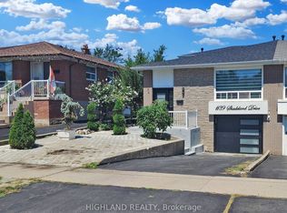 1139 Shadeland Dr, Mississauga, ON L5C 1P2