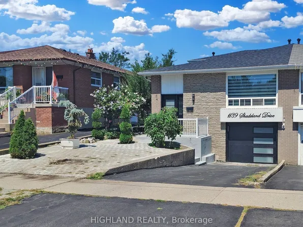 1139 Shadeland Dr, Mississauga, ON L5C 1P2