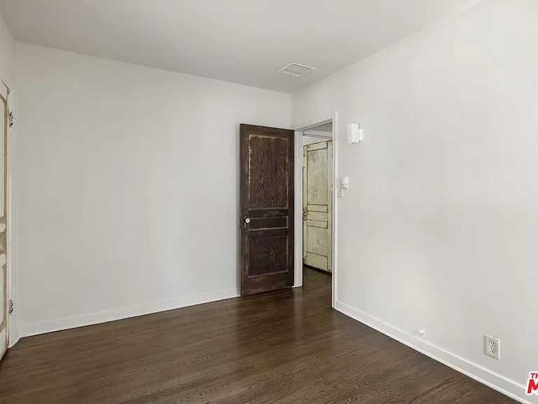 11269 La Maida St — Photo 18