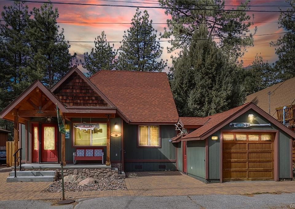 1st image of 905 Tinker Bell Ave
