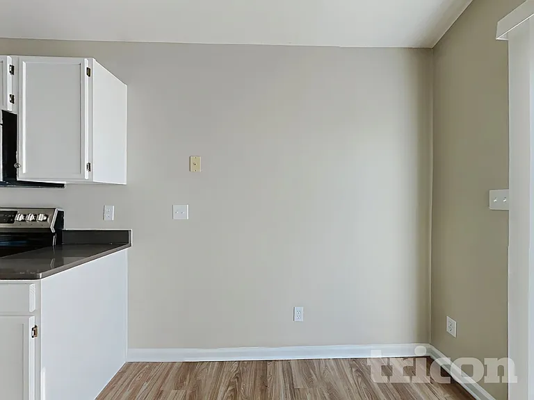 143 Markham Dr — Photo 9
