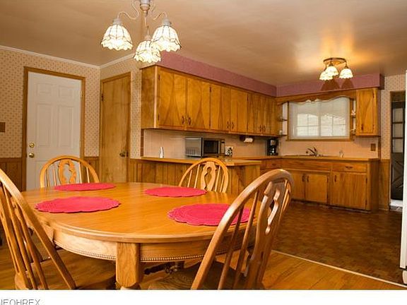 3rd image of 3149 Kingston Ln
