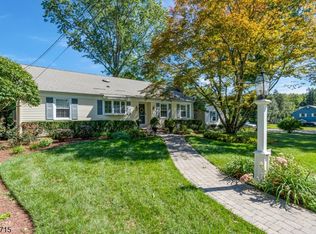 58 S Alward Ave, Basking Ridge, NJ 07920