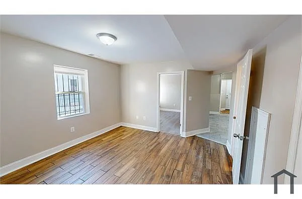 Building Photo - 3137 Buena Vista Ter SE #1