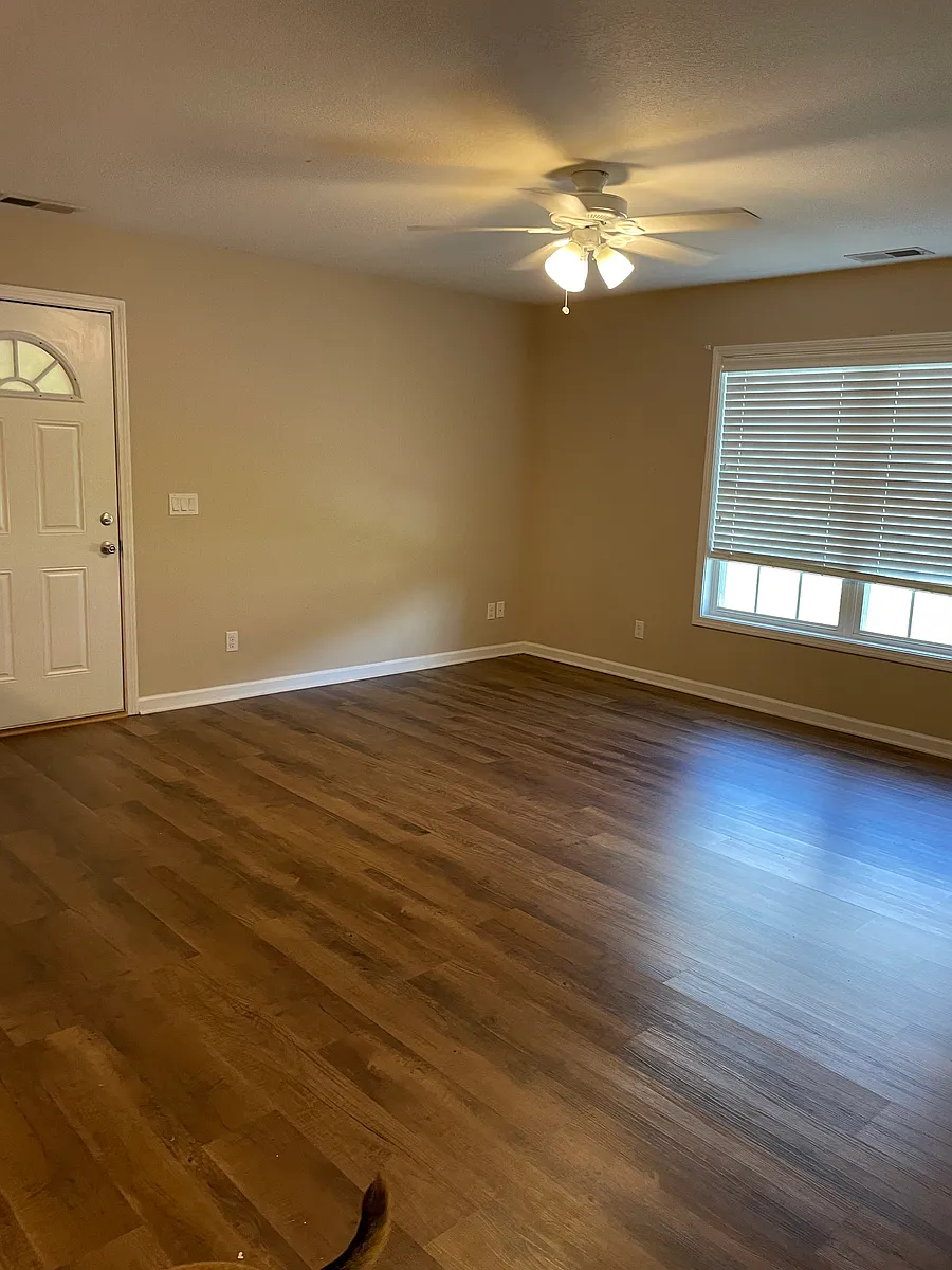 Building Photo - 46 Meadow Wood Ct #44