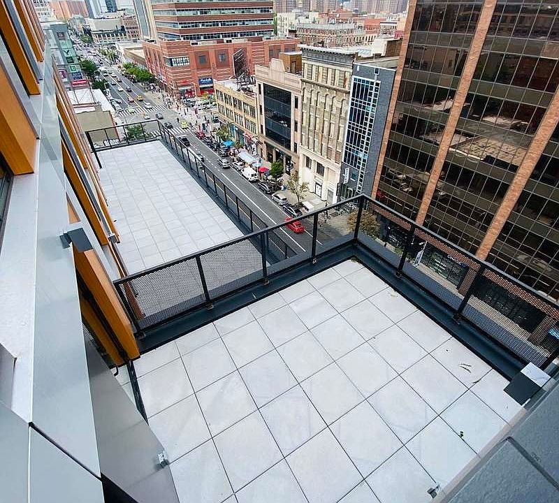 1st image of 58 W 125th St #606