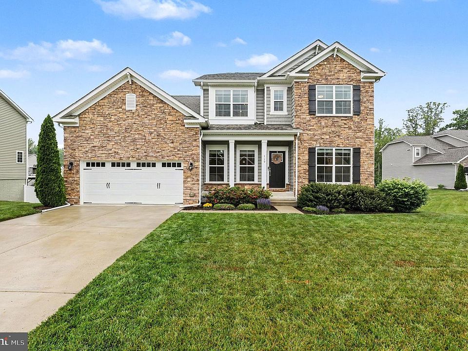 1st image of 119 Old Oaks Ct