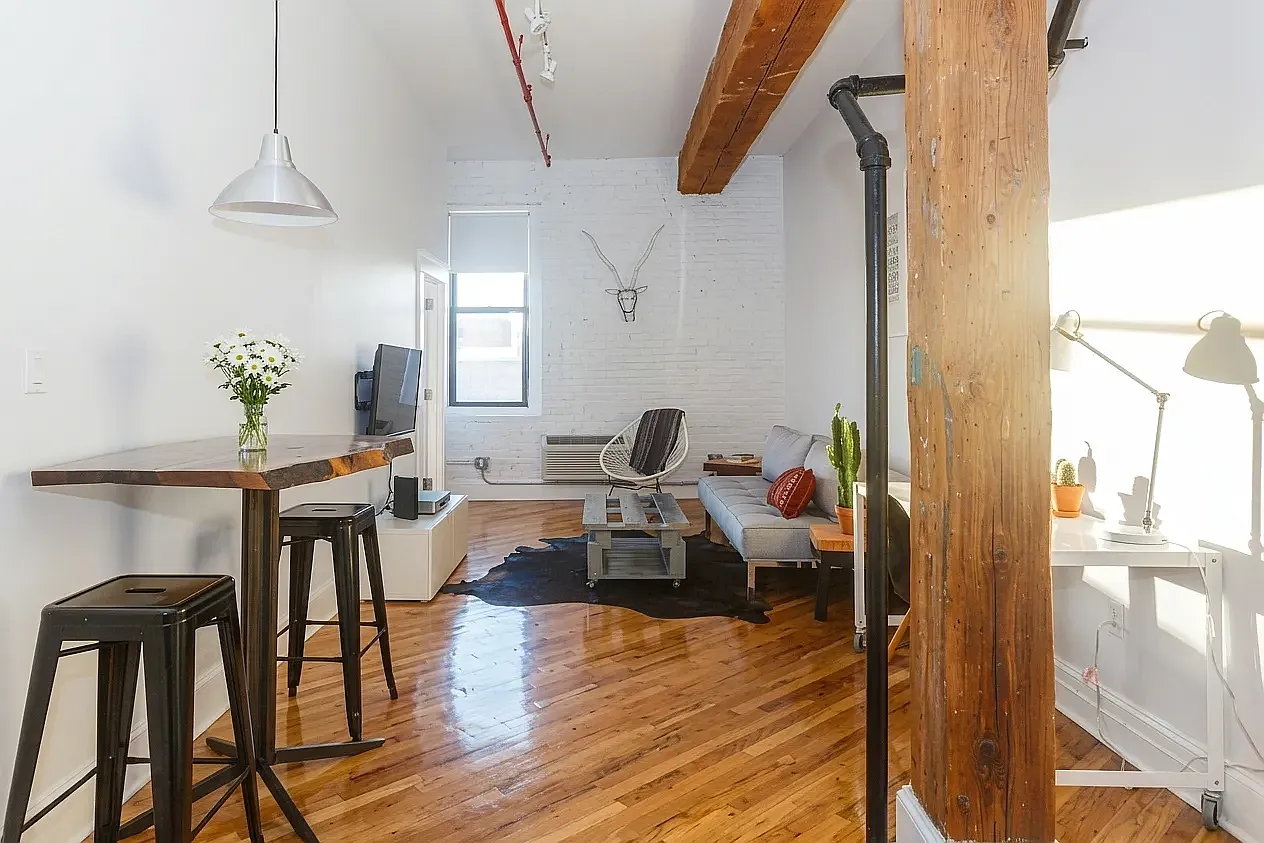 101 Sutton Street — Photo 1