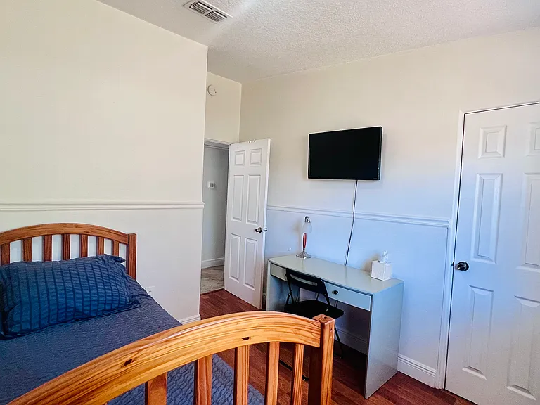 610 Ventura Ave — Photo 30