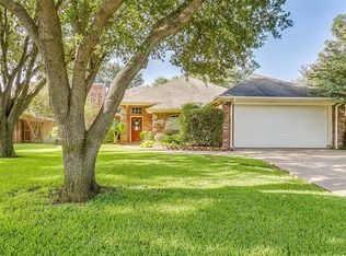 1108 Shady Hill Ln, Burleson, TX 76028