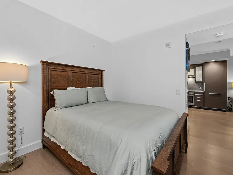 100 Lovejoy Wharf #5L — Photo 9
