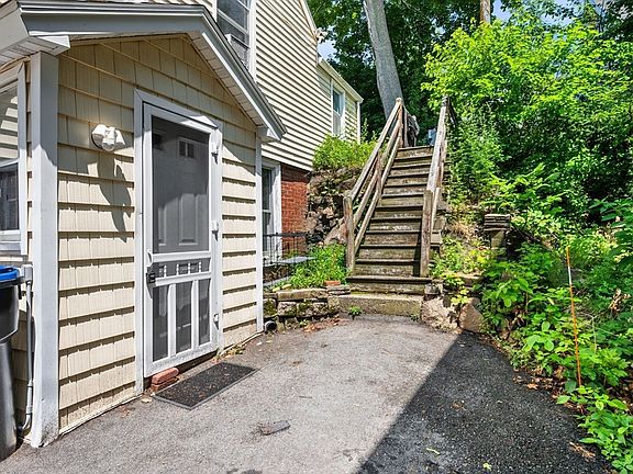 4th image of 17 Vestry St