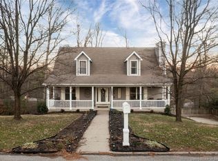 1003 Woodmount Dr, New Albany, IN 47150