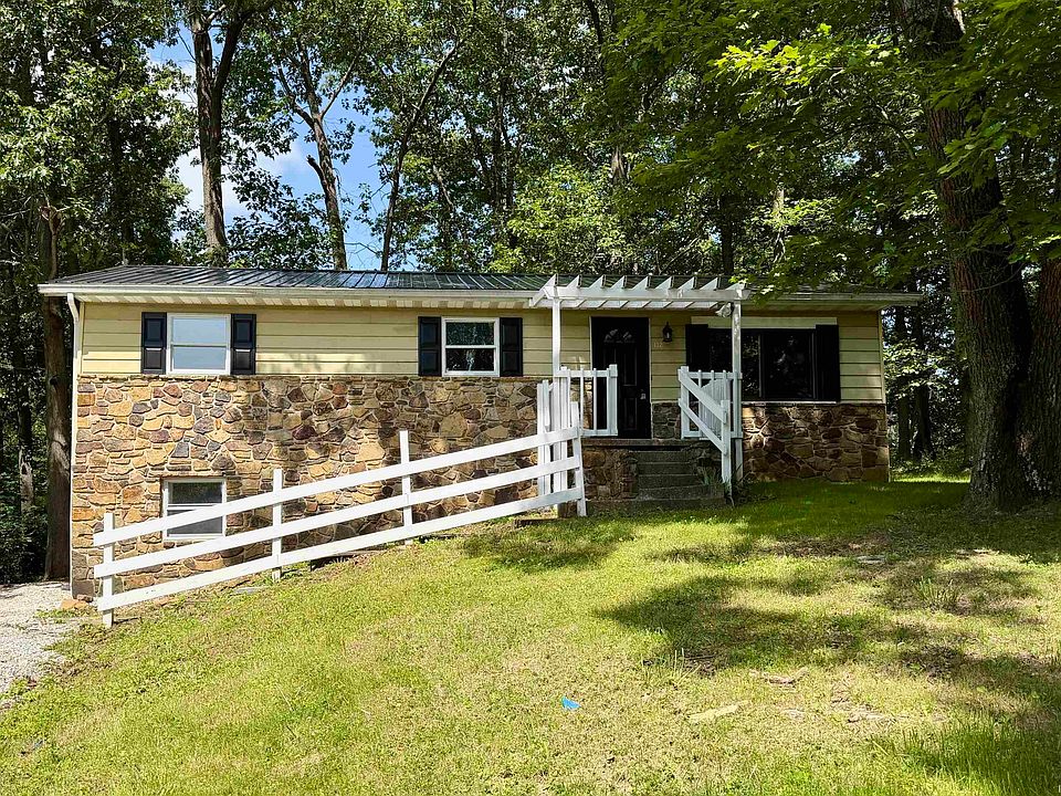 1st image of 132 Briar Ave