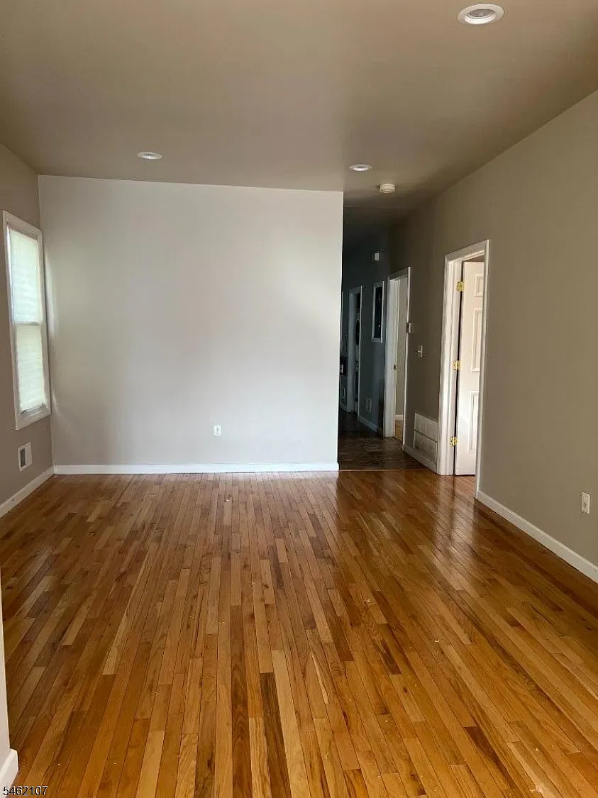 2 bed, 1.0 bath, $2,200 — Photo 3