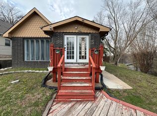 124 Hunter Ave, Council Bluffs, IA 51503