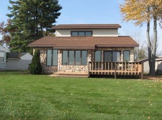 N5760 Foesch Rd, Shawano, WI 54166