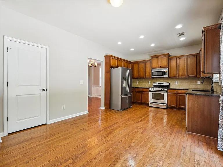 4450 Dartford Rd — Photo 13
