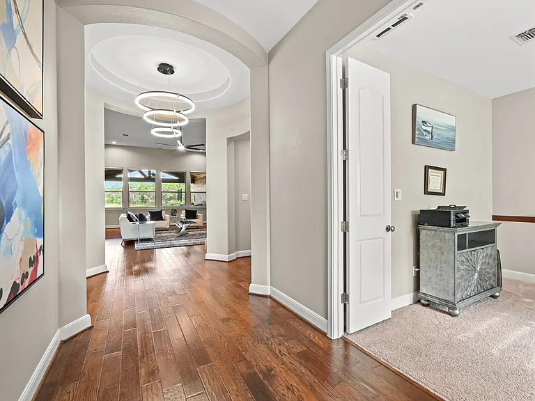 135 Clearwater Way — Photo 7