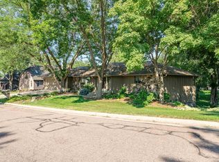 3109 S Spruceleigh Ln, Sioux Falls, SD 57105