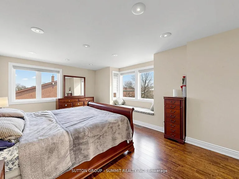 3485 Cawthra Rd — Photo 21