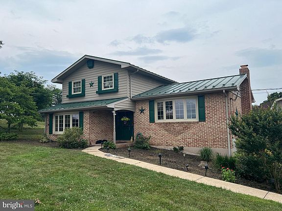 2nd image of 40 Mount Rock Rd