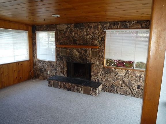 4th image of 992 Hacienda Dr