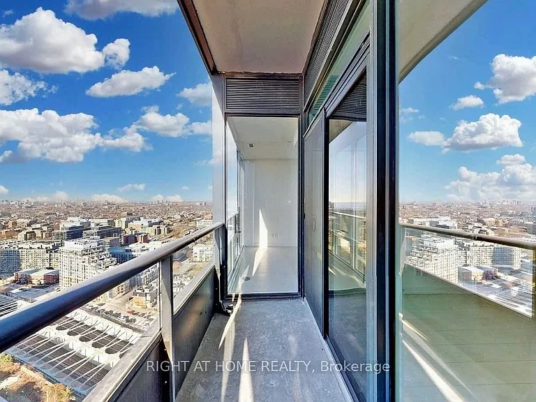 19 Western Battery Rd #Penthouse 11 — Photo 22