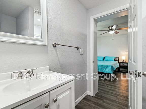 5th image of 10033 Brunswick Ln Room 2