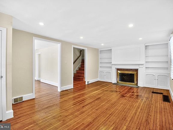 2nd image of 1183 Jericho Rd