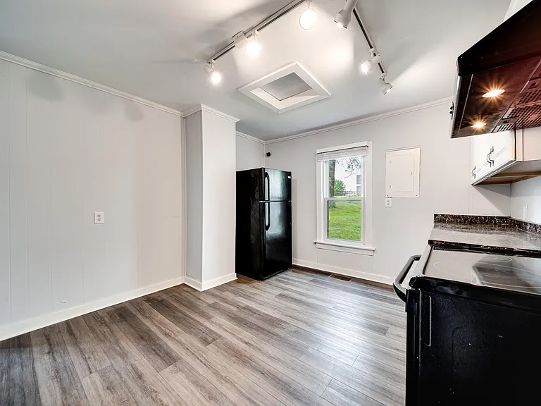 1507 Meridian St — Photo 25