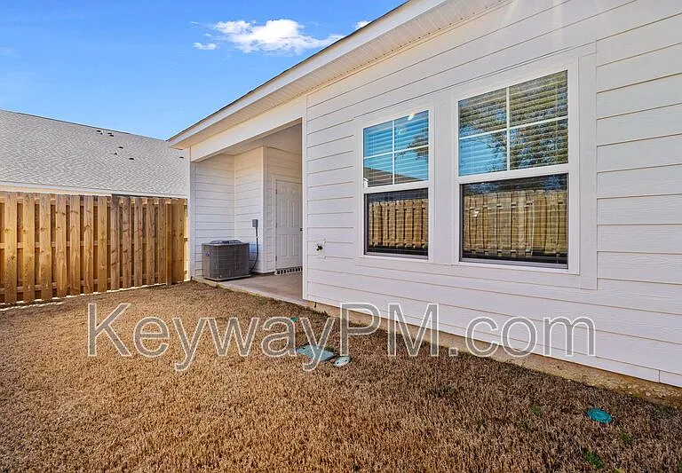 2096 Denmark Ave SE — Photo 18