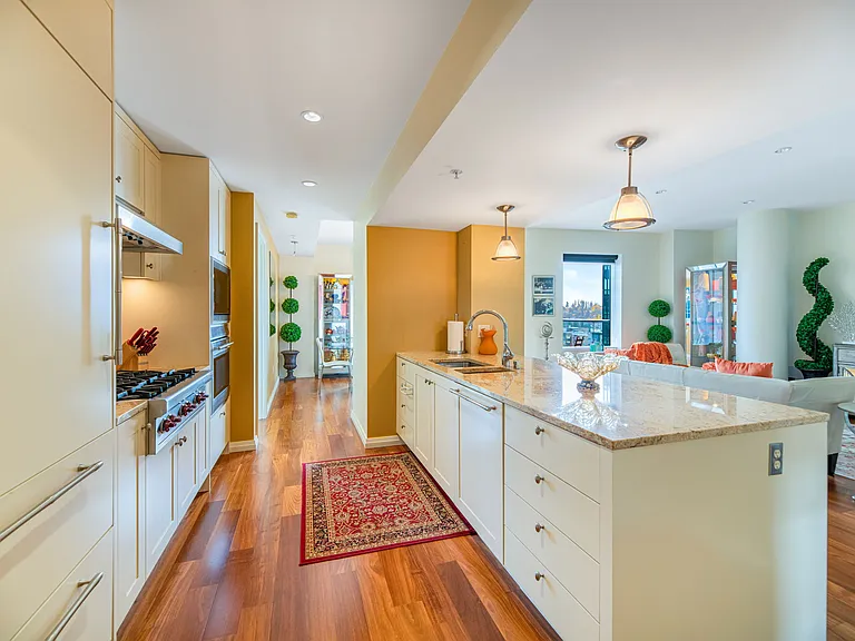 500 106th Ave NE #1013 — Photo 11