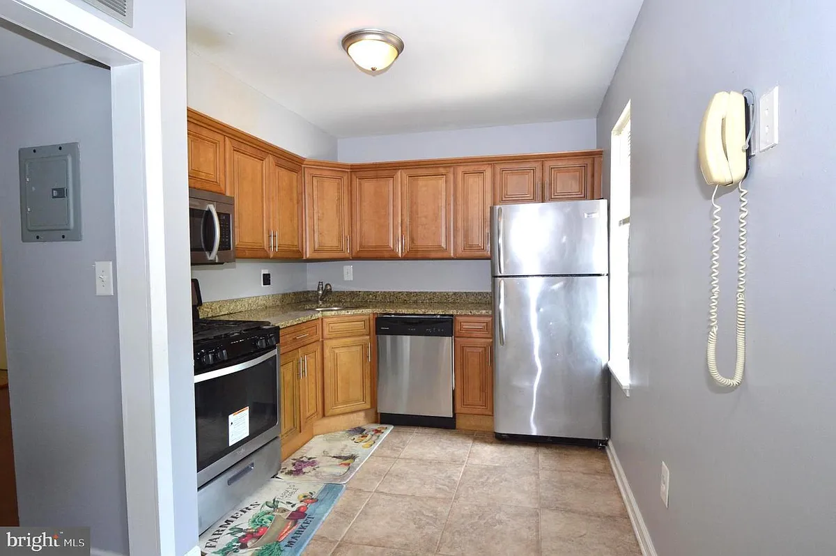 Building Photo - 9647 Whiteacre Rd #C1