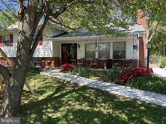 2nd image of 209 E Staunton Ave