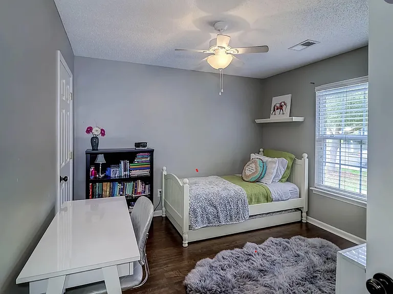 1691 Dexter Ln — Photo 15