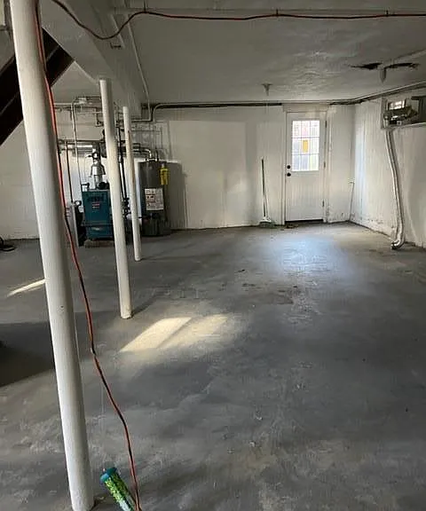 full walk out basement, dry and clean (renter provide w/d or add $85/month if owner provides)