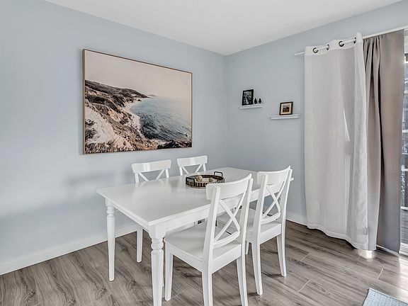 5th image of 40 Ferry Ct #40