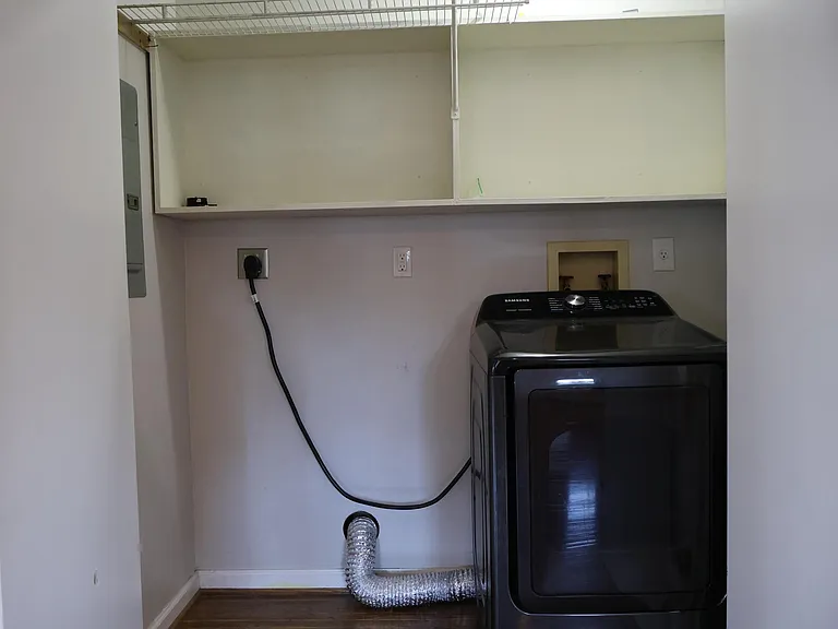 2033 E Main St — Photo 10