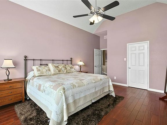 Spacious Master Suite, vaulted ceilings, his & her closets and spa retreat en-suite