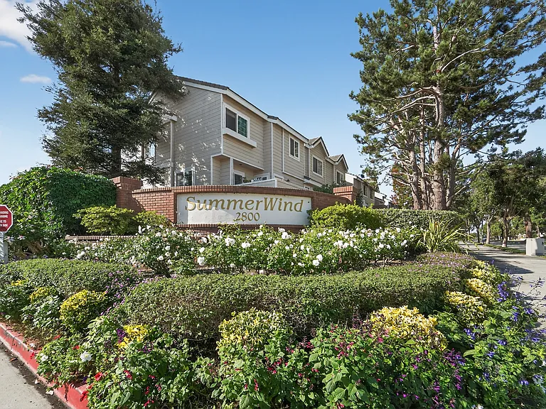 2800 Plaza Del Amo — Photo 1
