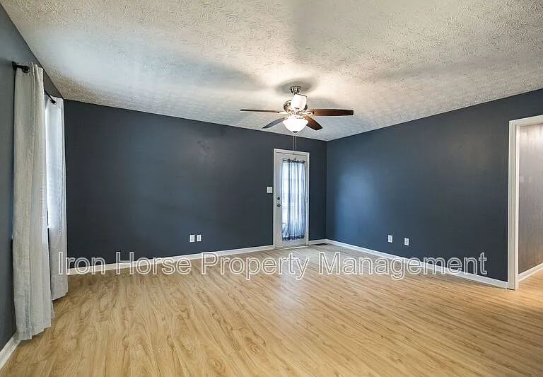 357 Mary Alice Dr — Photo 2