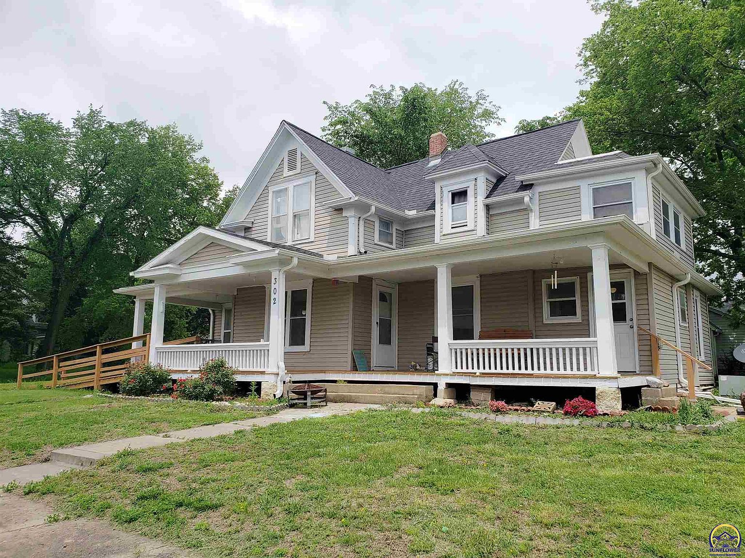 302 E 2nd Ave, Eskridge, KS 66423 Zillow