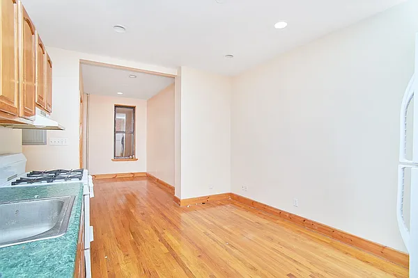 Rented by Compass | media 23