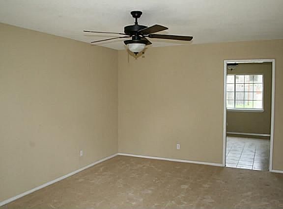 4th image of 947 Briarwood Dr