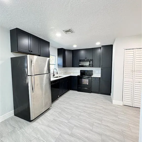 607 Alabama Ave — Photo 4