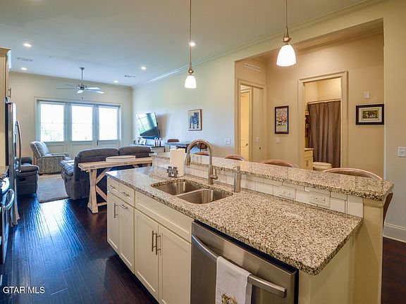 4th image of 701 Russell St #334