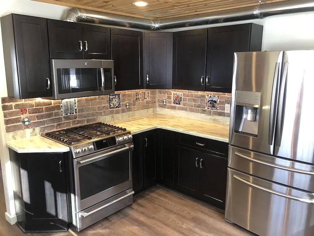 726 Winter Park Ln — Photo 3