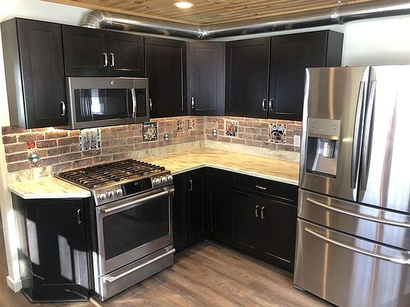 3rd image of 726 Winter Park Ln