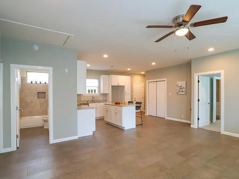6409 Carver Rd — Photo 14